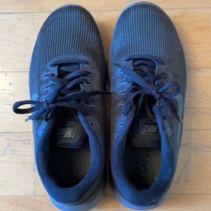 Women’s Nike sneaks